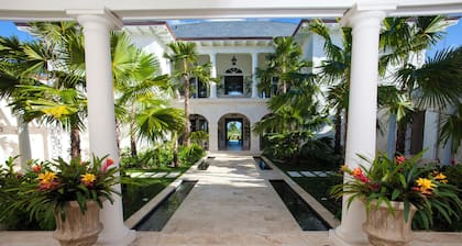 Luxurious Ocean and Golf View Villa staffed with Private Chef, Butler and Maid!