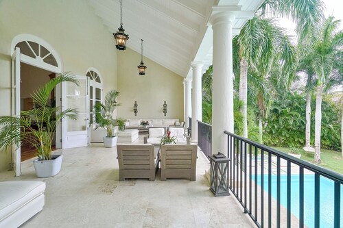 Luxurious Ocean and Golf View Villa staffed with Private Chef, Butler and Maid!