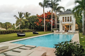 Outdoor pool - Luxurious Ocean and Golf View Villa staffed with Private Chef, Butler and Maid! (Punta Cana)