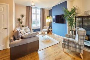 TV, offices - Host & Stay | Salt Rock Retreat (Skelton-in-Cleveland)
