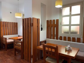 Desk, free WiFi - City 5 Hotel (Tirana)