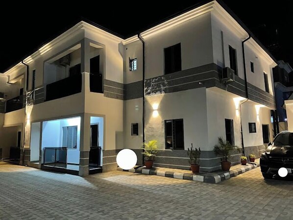 Exterior - White Angels Hotel and Suites (Abuja)