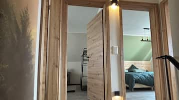 4 bedrooms, iron/ironing board, travel cot, free WiFi