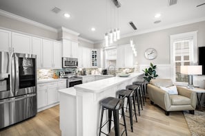 Fridge, microwave, oven, stovetop - Three Little Birds - PRIVATE Heated Pool! (Seacrest Beach)
