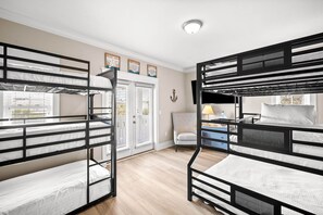 5 bedrooms, free WiFi, bed sheets