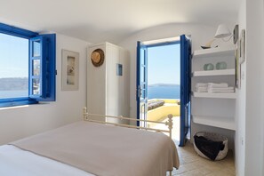 4 habitaciones, escritorio, tabla de planchar con plancha y wifi