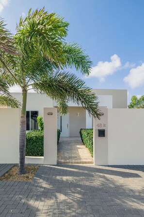 Exterior - Coastal Bliss Beach House - Your Aruba Retreat (Noord)