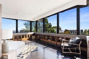 4 chambres, fer et planche à repasser, Wi-Fi, draps fournis