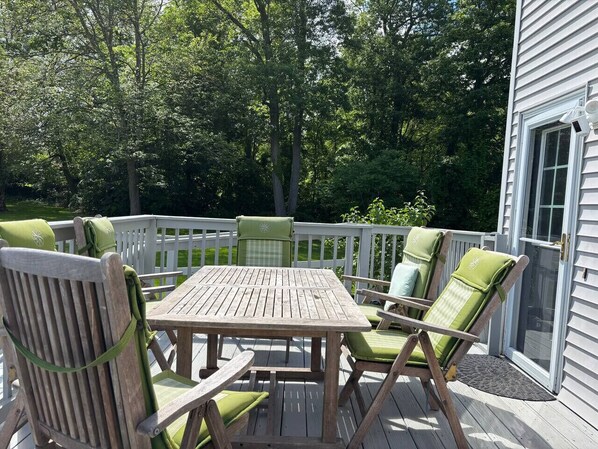 Outdoor dining