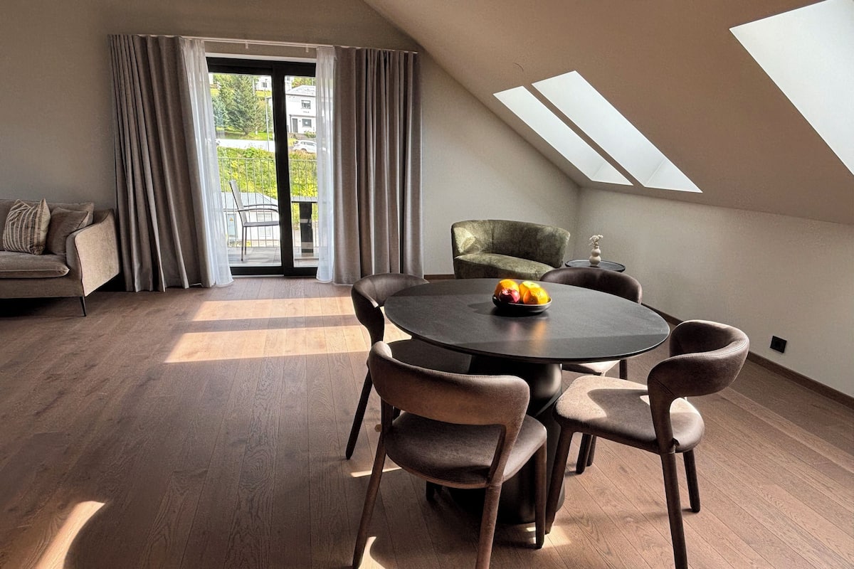 Luxury Suite, Mountain View | In-room dining