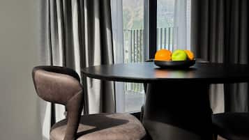 Junior Suite | Makan dalam bilik