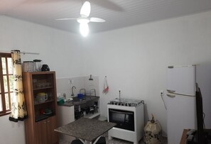 Kühlschrank, Ofen, Herdplatte, Mixer