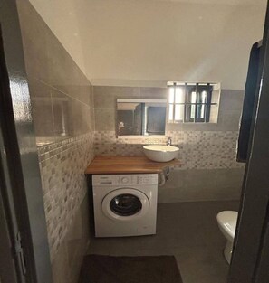 Handdukar, tvål och toalettpapper