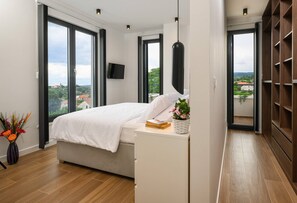 2 chambres, fer et planche à repasser, Wi-Fi, draps fournis