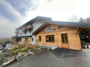 Front of property - Hôtel des Muverans (Leytron)