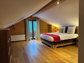 Family Apartment, Balcony, Mountain View | Free WiFi, bed sheets - Hôtel des Muverans (Leytron)