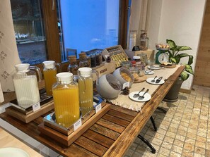 Desayuno bufé gratuito y diario