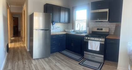 Charming 3-bedroom apartment in the Old Norwood Park neighborhood of Chicago