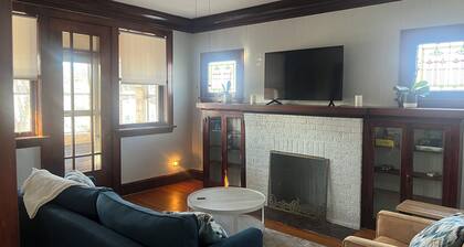 Charming 3-bedroom apartment in the Old Norwood Park neighborhood of Chicago