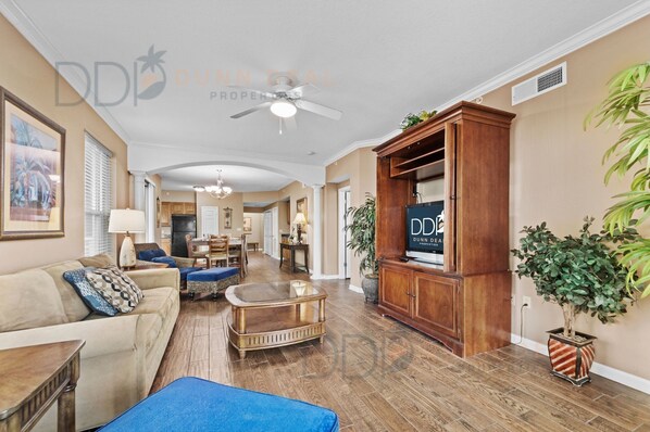 Living area - Legacy Tower II #509 Overlooks the beautiful Gulf! (Gulfport)