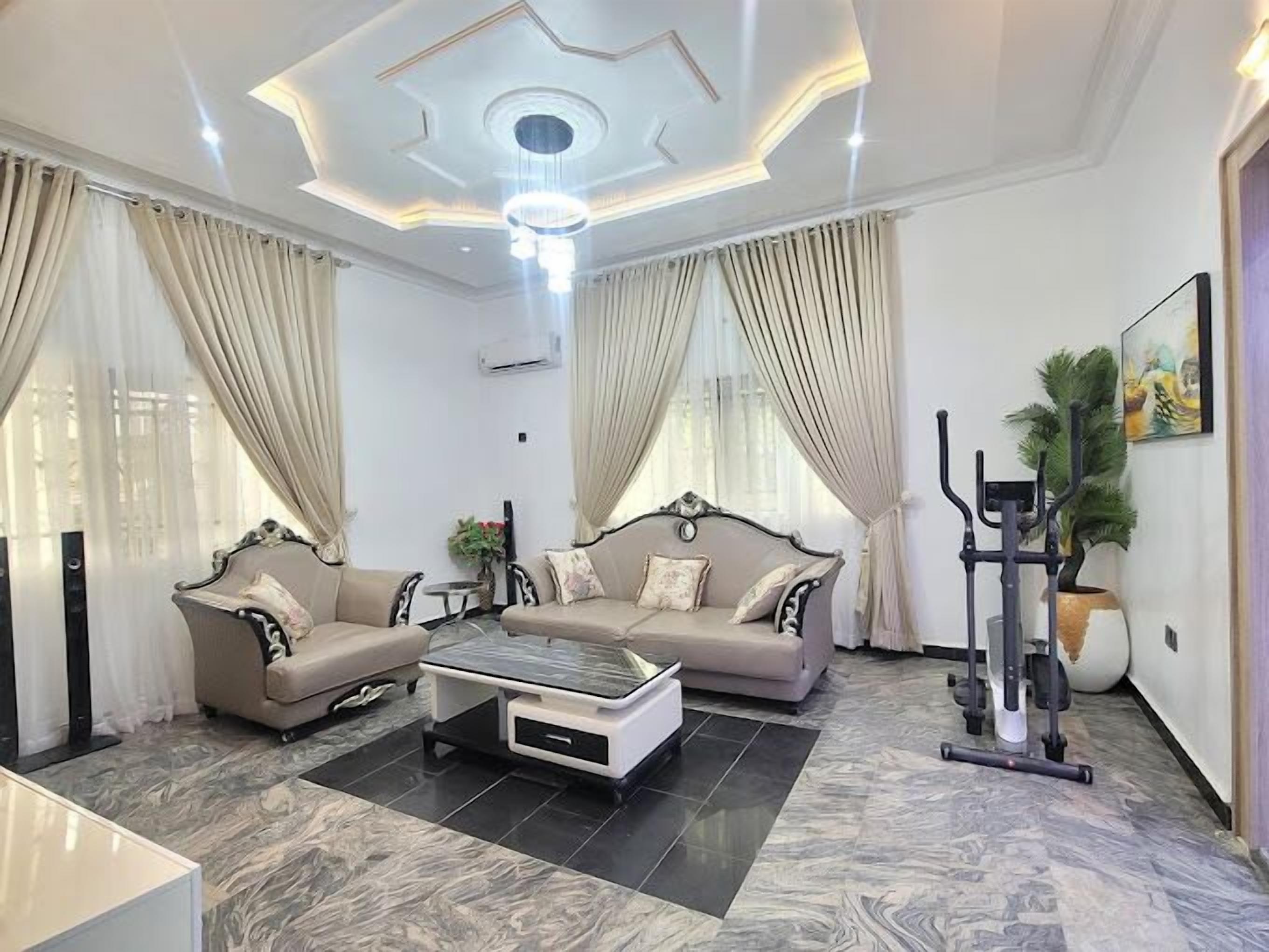 Appartement Familial, balcon, vue ville | Coin séjour