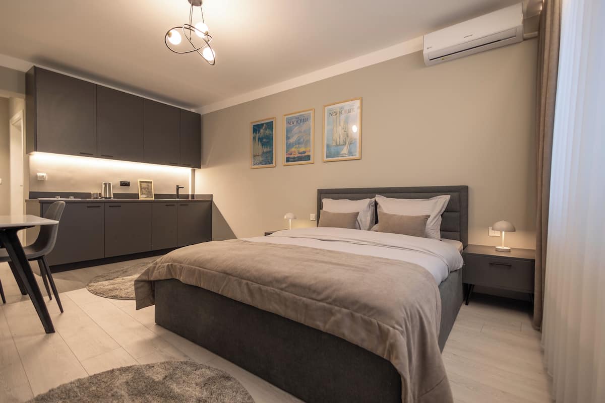 Standard Apartment, City View | Desk, laptop workspace, free WiFi