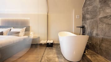 City-Suite, Stadtblick | Schreibtisch, laptopgeeigneter Arbeitsplatz, kostenloses WLAN