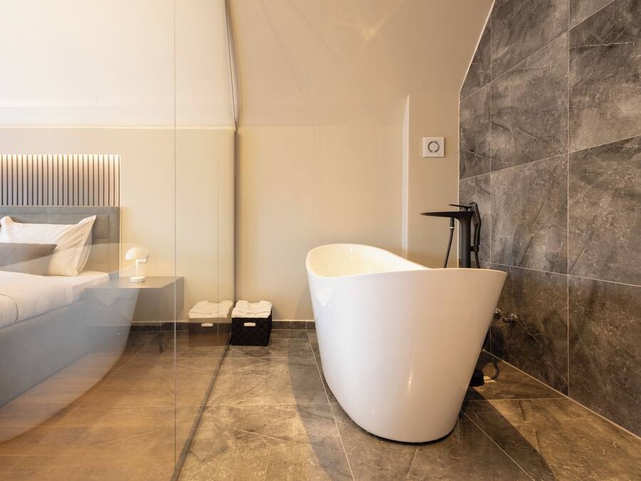 Desk, laptop workspace, free WiFi