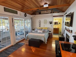 1 bedroom, bed sheets