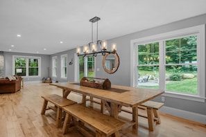 Dining - Sunset Retreat at Dockham Shore (Gilford)
