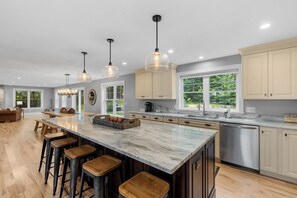 Fridge, microwave, oven, stovetop - Sunset Retreat at Dockham Shore (Gilford)