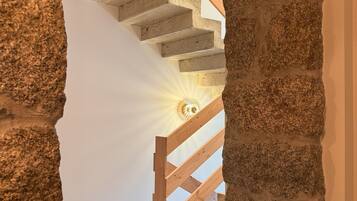 Kamar Comfort | Brankas dan Wi-Fi gratis