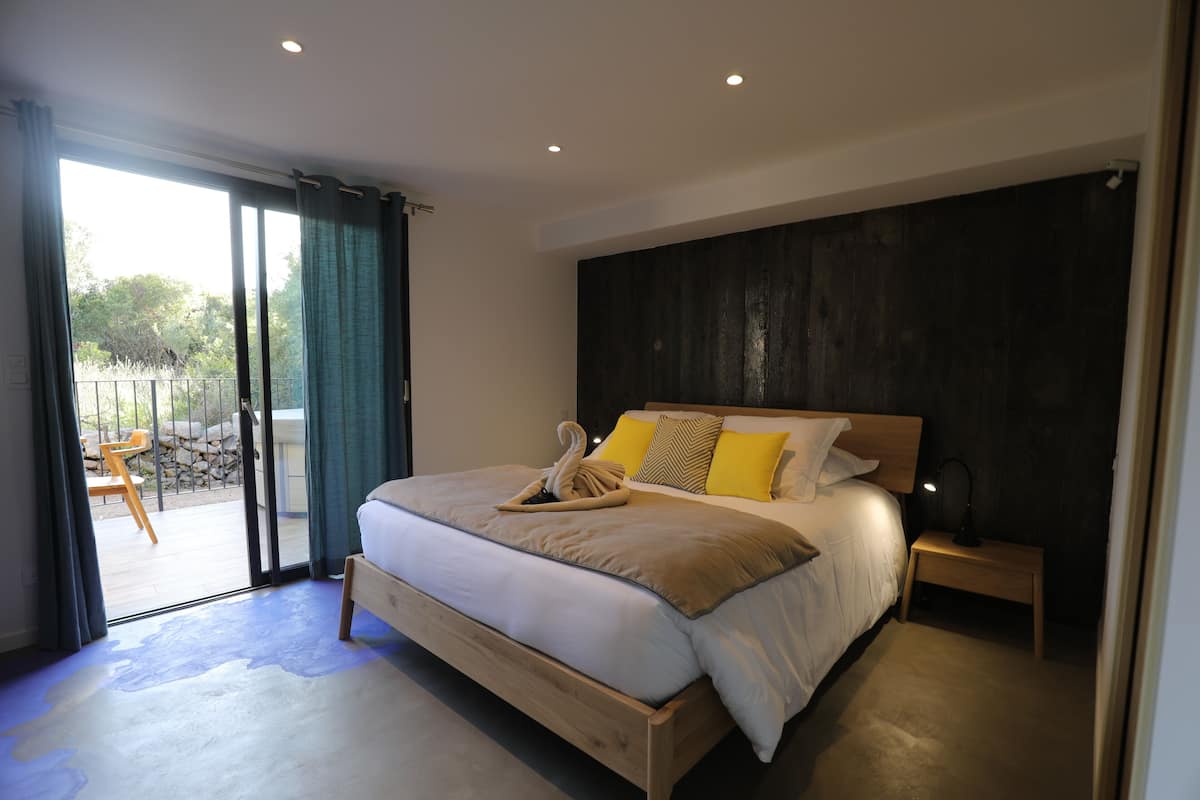 Chambre double Nepita avec jacuzzi privatif | 2 slaapkamers, een kluis op de kamer, gratis wifi