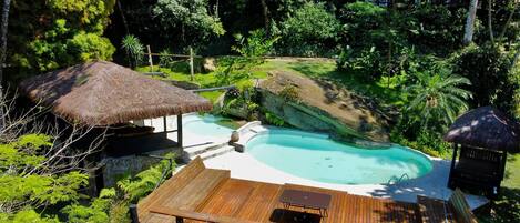 2 outdoor pools