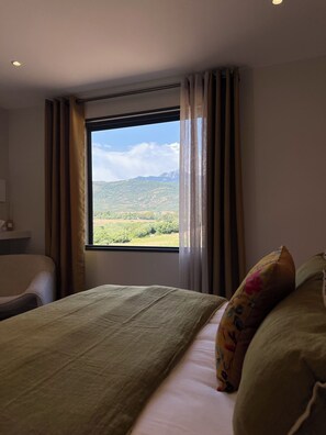 In-room safe, blackout curtains, soundproofing, free WiFi - Le Petit Hotel De Pianottoli Caldarello (Pianotolli-Caldarello)