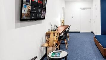 Quadruple Room | Egyptian cotton sheets, premium bedding, desk, laptop workspace