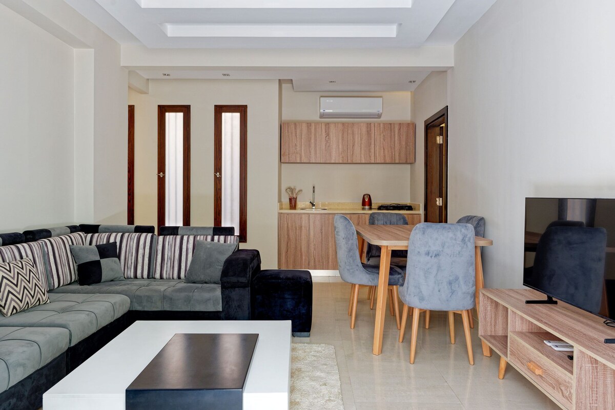 Comfort Apartment, 2 Bedrooms | Living area | Netflix, streaming services