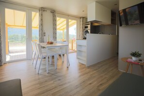 Mobile Unterkunft (Urval) | Wohnbereich