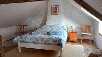 1 多间卧室、熨斗/熨衣板、免费 WiFi、床单