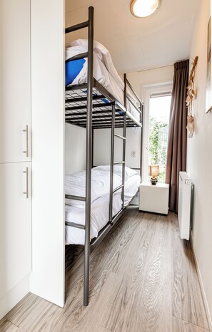 3 makuuhuonetta, internet