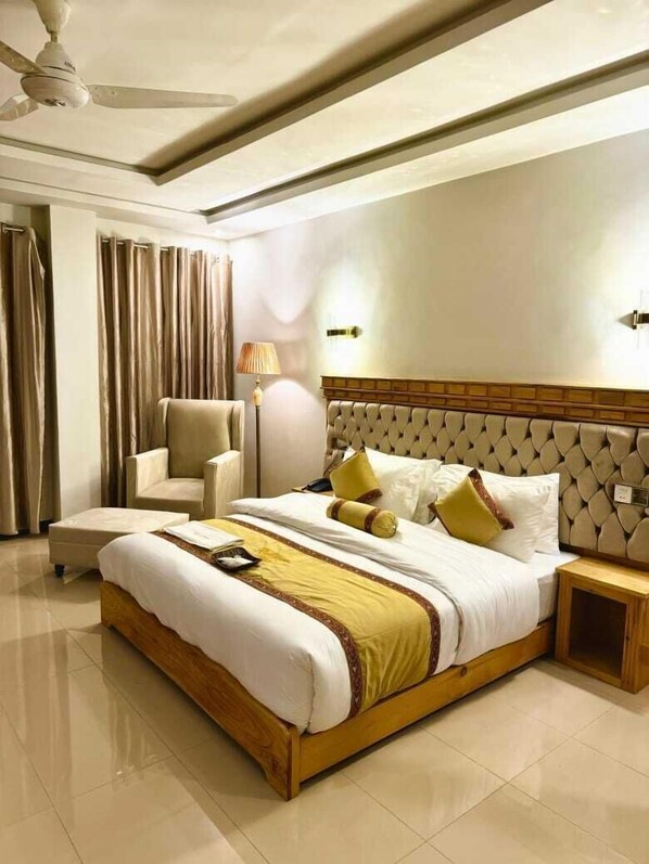 Phòng đôi hoặc 2 giường đơn Cao cấp, ban công, quang cảnh núi | Két bảo mật tại phòng, màn/rèm cản sáng, phòng cách âm 