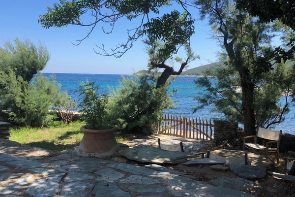 Au bout du jardin, la mer !