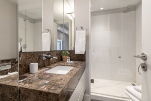 Towels - Vistas a la Plaza colon (Colon III) (Madrid)