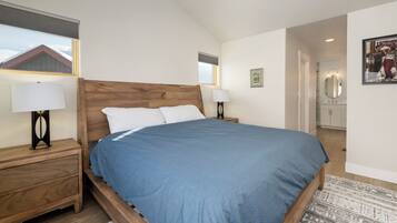 4 bedrooms, iron/ironing board, travel crib, free WiFi