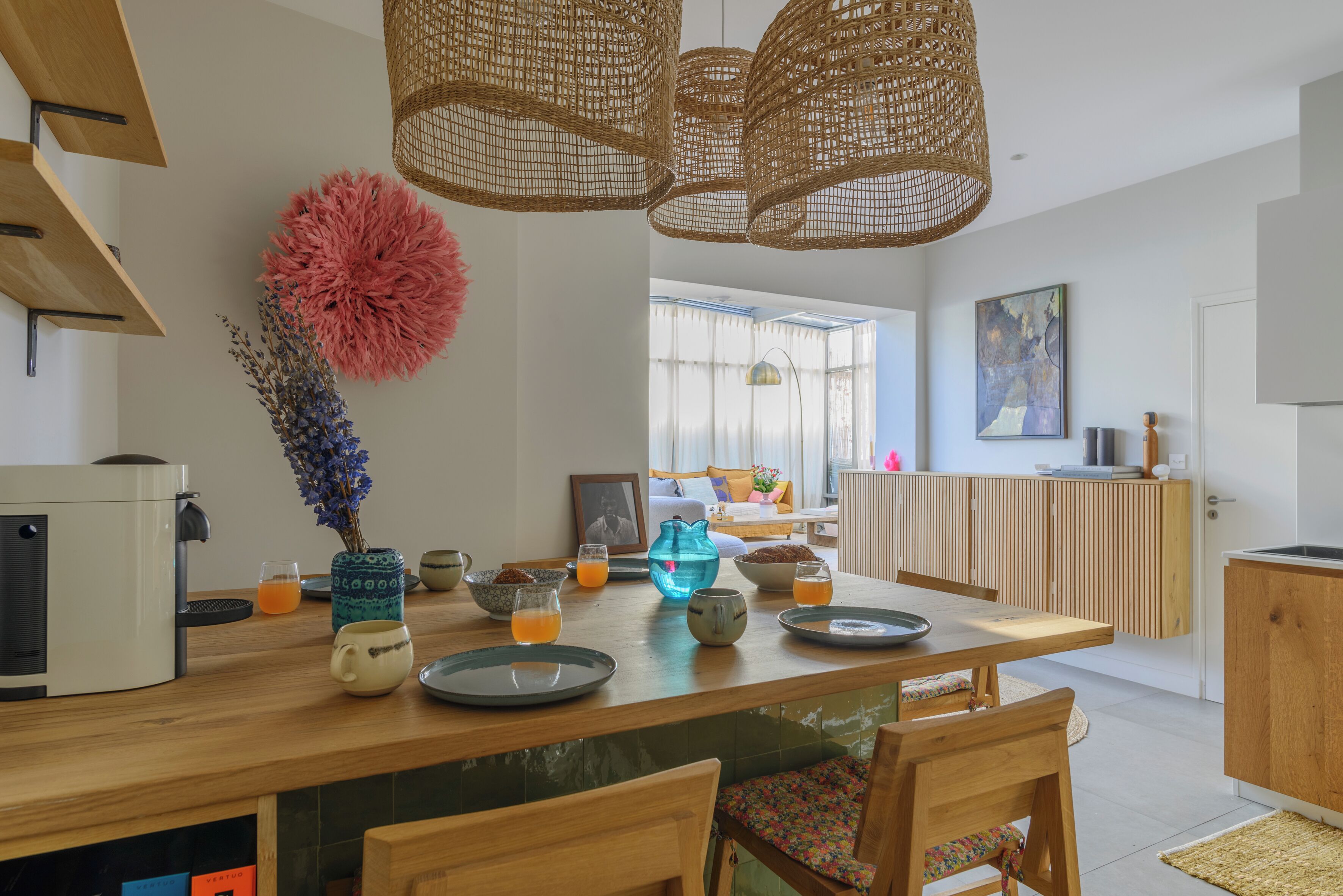 Apartamento, vista para a cidade | Opções para refeição no quarto