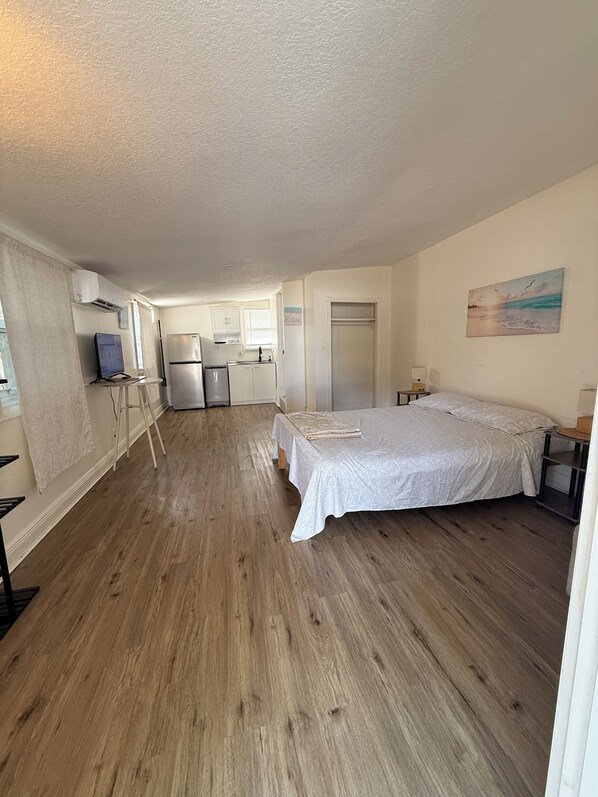 1 bedroom, WiFi, bed sheets