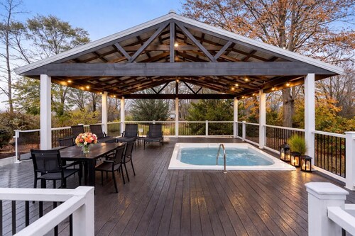 Blue Star #4 Location, Location 12 person hot tub!