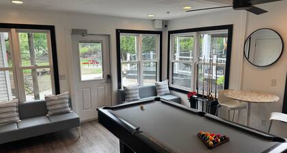 Blue Star Penthouse Location 12 person hot tub