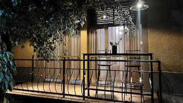 Classic Apartment, Hill View | Terrace/patio