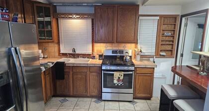 55%off for 29day booking Charming Light Blue 4 bedrooms 2 baths house Littleton